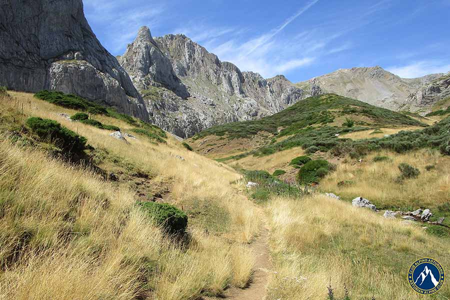 Laguna de las Verdes y pea Chana rutas senderismo con nios