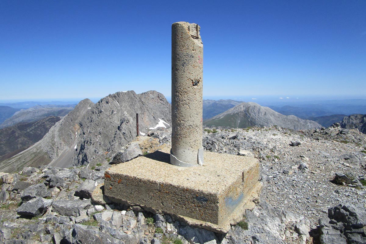 Peña Ubiña desde Casa Mieres montaña con niños Asturias trekking Ubiñas Babia