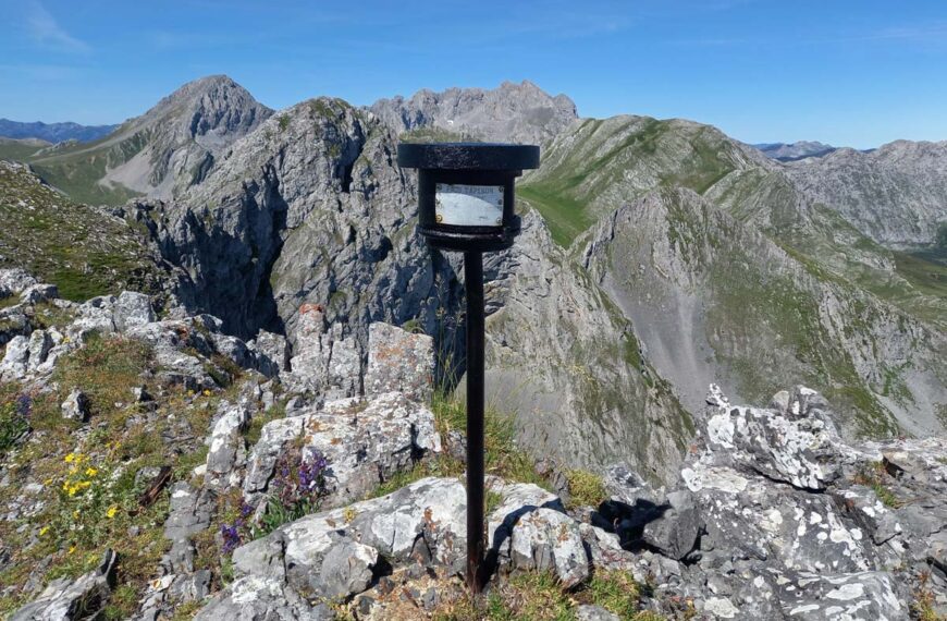 Pico Tapinón desde Tuiza Ubiña montaña Asturias